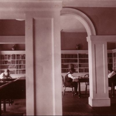 1920 Senior Library